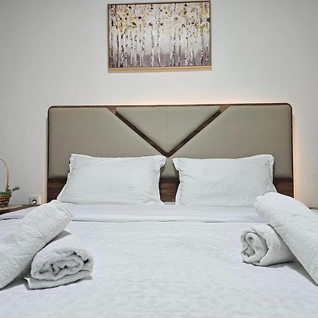 Superb 1 Bedroom In The Best Zone Of The City. Uroševac Exterior foto